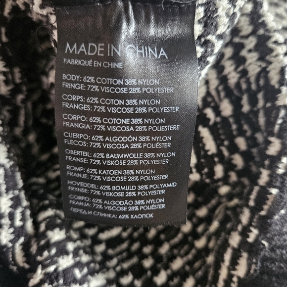 Club Monaco Black and White Sleeveless Sweater Top Size M - Picture 5 of 7